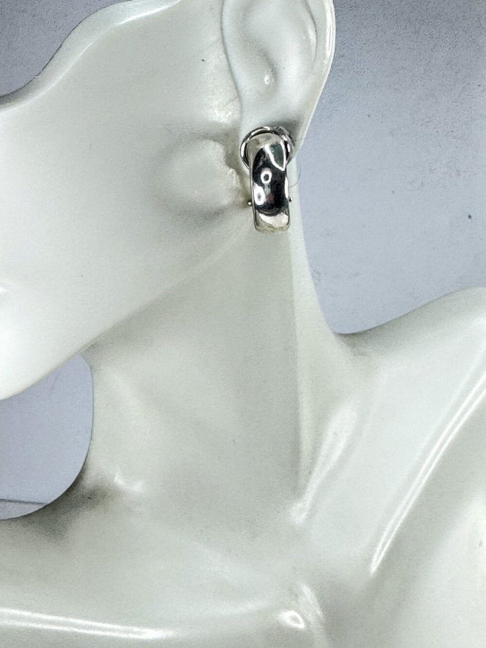 Vintage Tiffany & Co. Sterling Silver Small Hoop Omega Back Earrings 7.4g JR2010